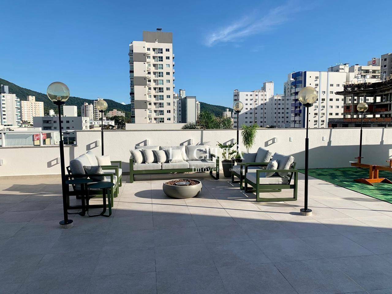 Apartamento para alugar com 2 quartos, 63m² - Foto 12