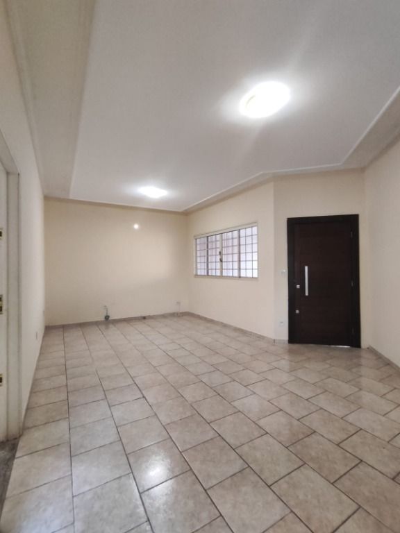 Casa para alugar com 4 quartos, 160m² - Foto 21