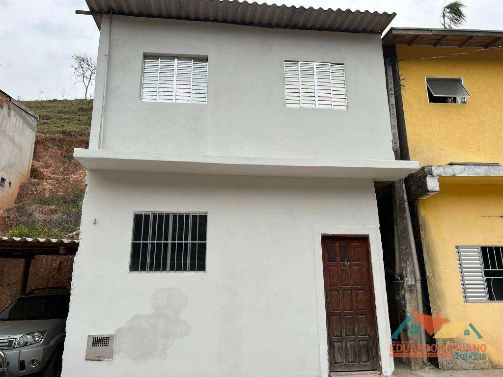 Casa à venda com 2 quartos, 50m² - Foto 4