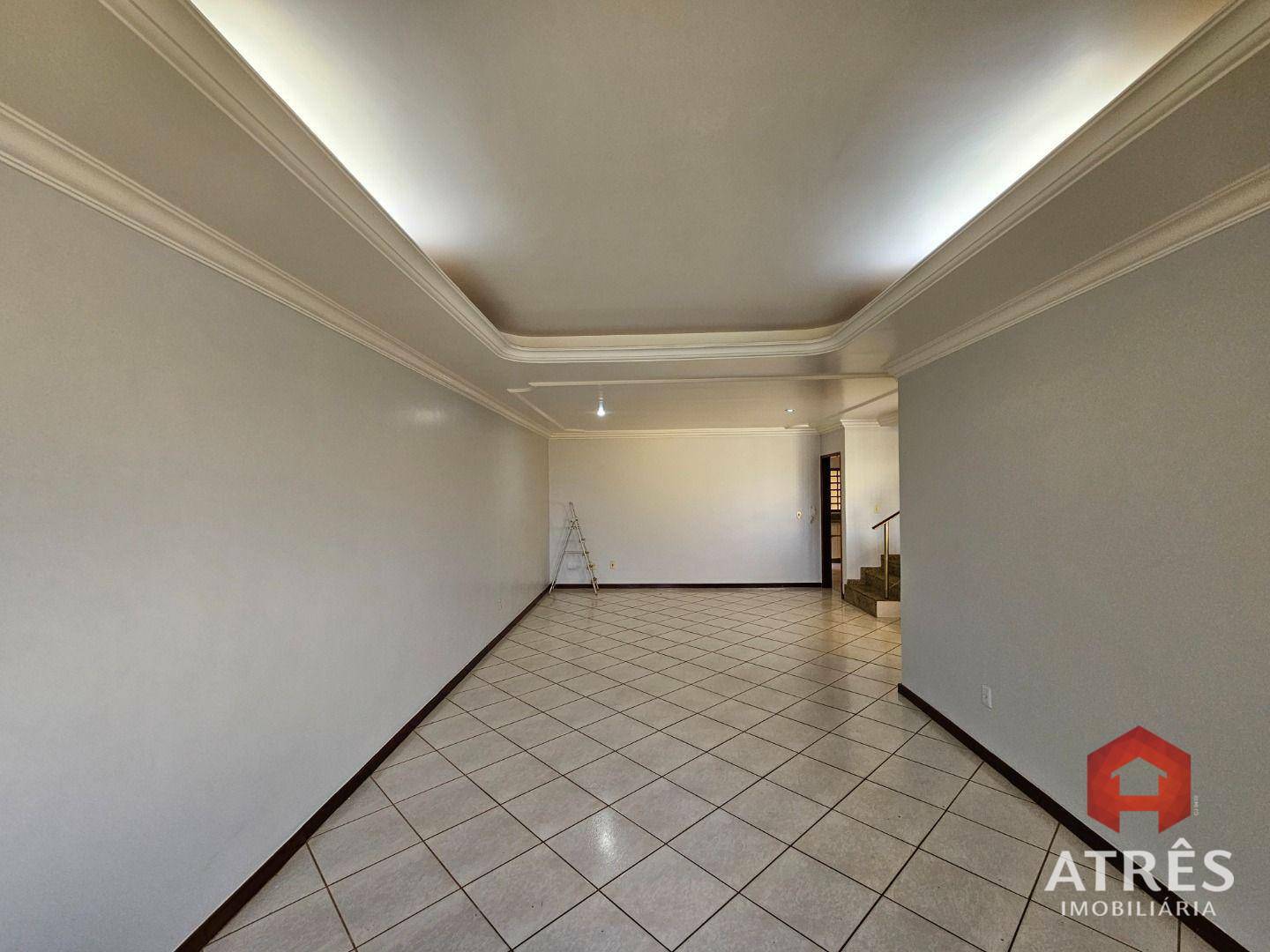 Sobrado para alugar com 5 quartos, 220m² - Foto 3