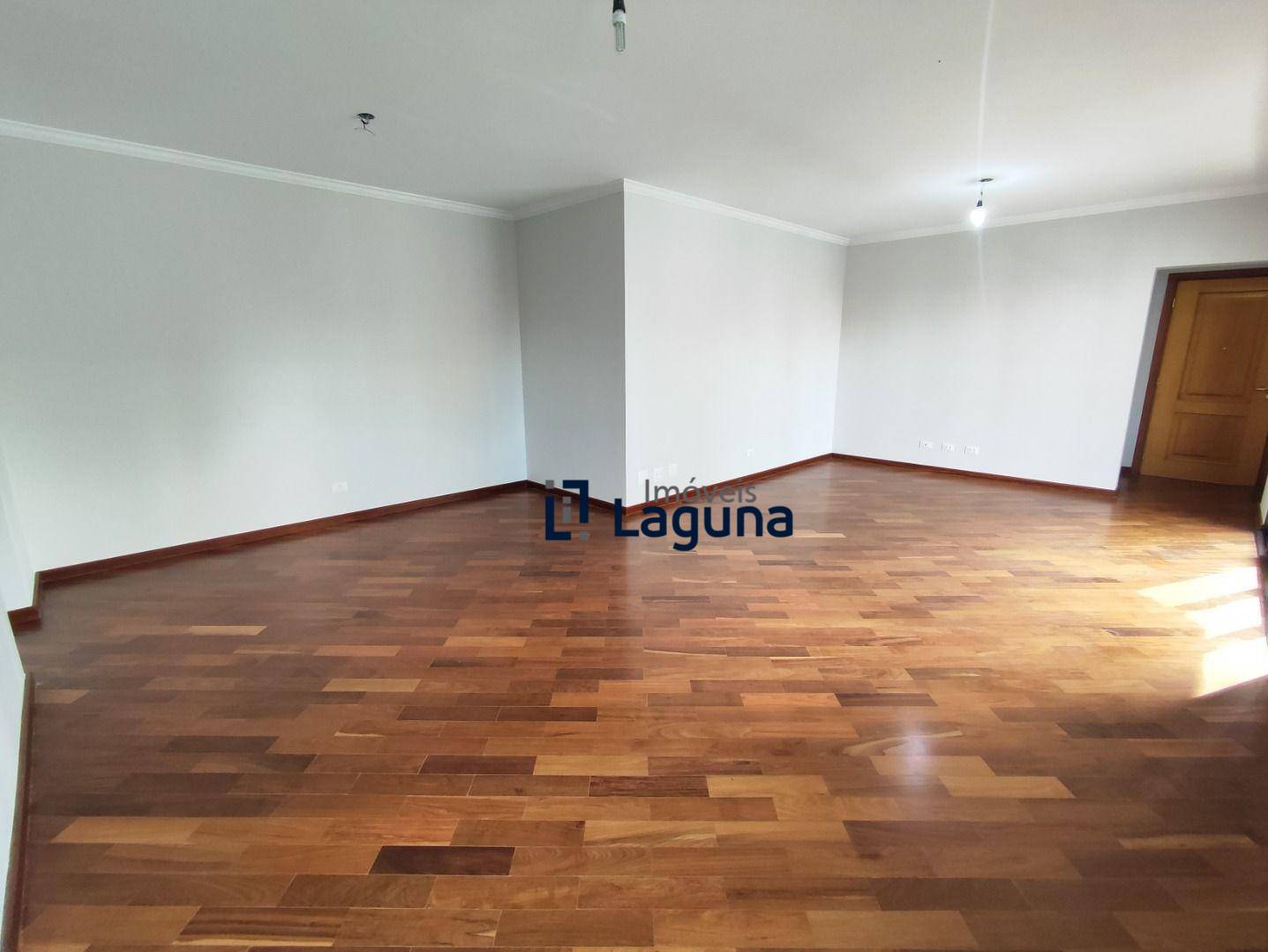 Apartamento à venda e aluguel com 3 quartos, 160m² - Foto 4