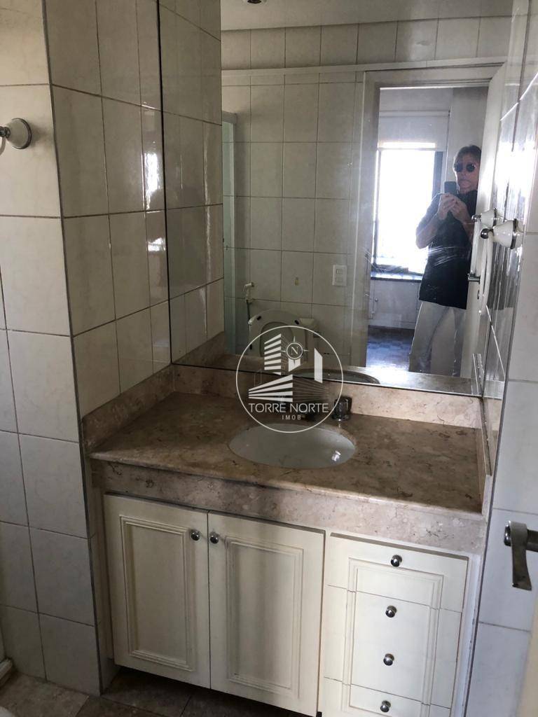 Apartamento à venda com 3 quartos, 121m² - Foto 12