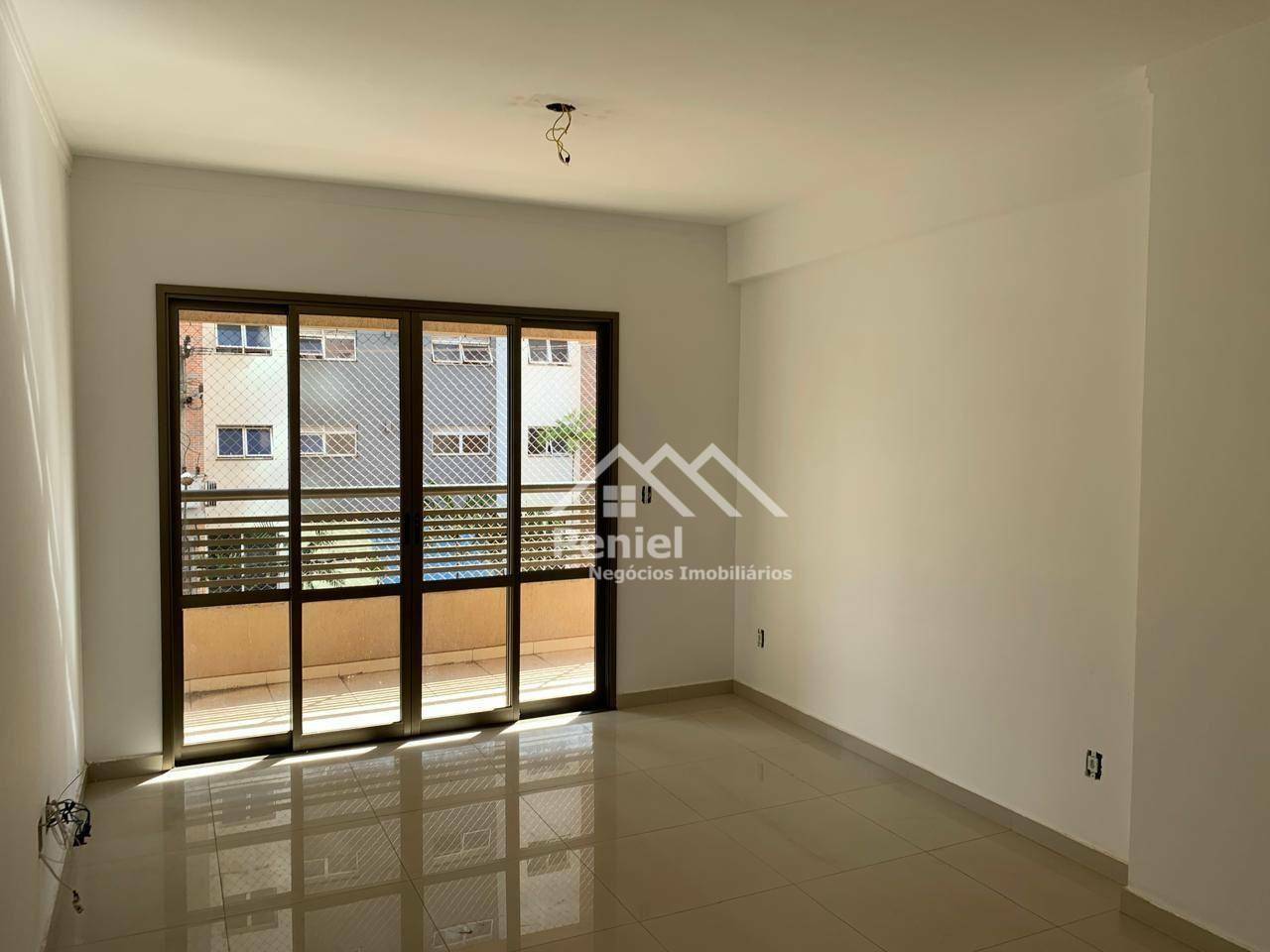 Apartamento à venda com 3 quartos, 110m² - Foto 3