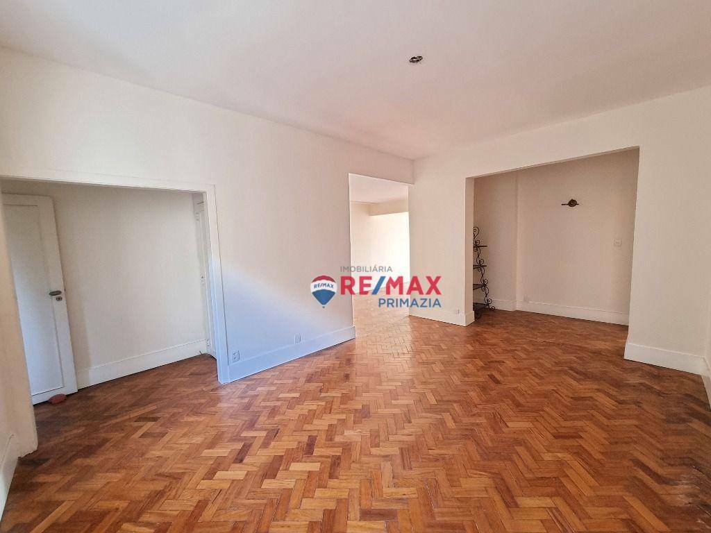 Apartamento à venda com 4 quartos, 230m² - Foto 1