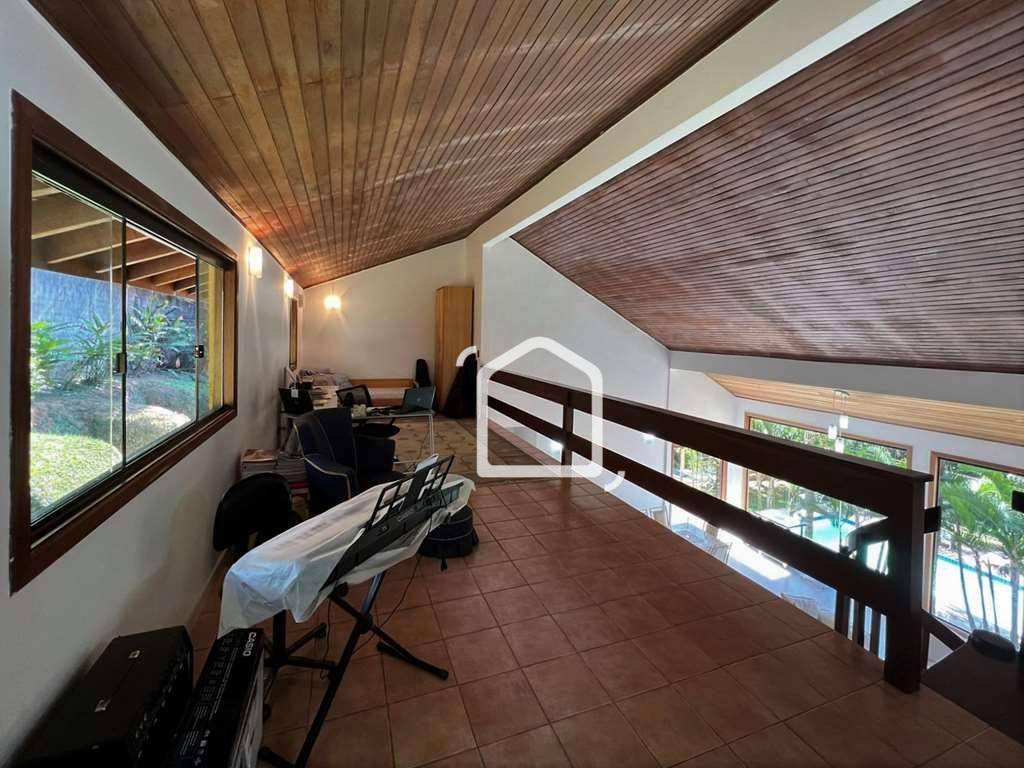 Casa de Condomínio à venda com 4 quartos, 350m² - Foto 17