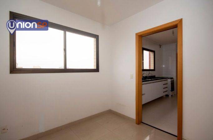 Apartamento à venda com 4 quartos, 208m² - Foto 18