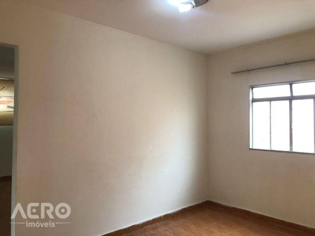 Casa para alugar com 3 quartos, 90m² - Foto 5