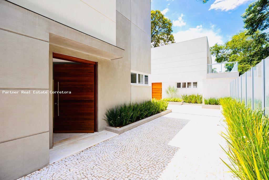 Casa de Condomínio à venda com 4 quartos, 420m² - Foto 2