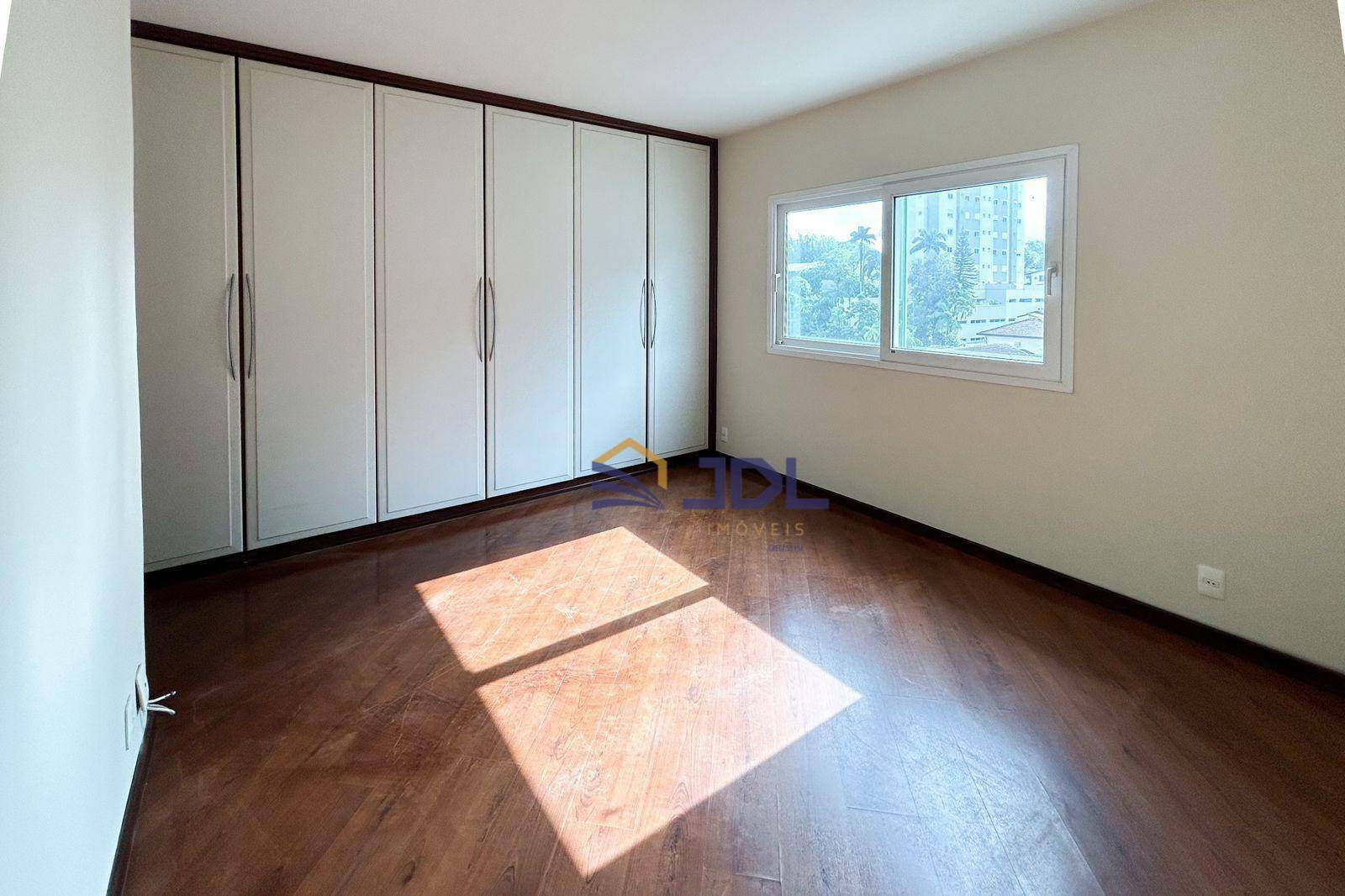 Apartamento à venda com 3 quartos, 172m² - Foto 13