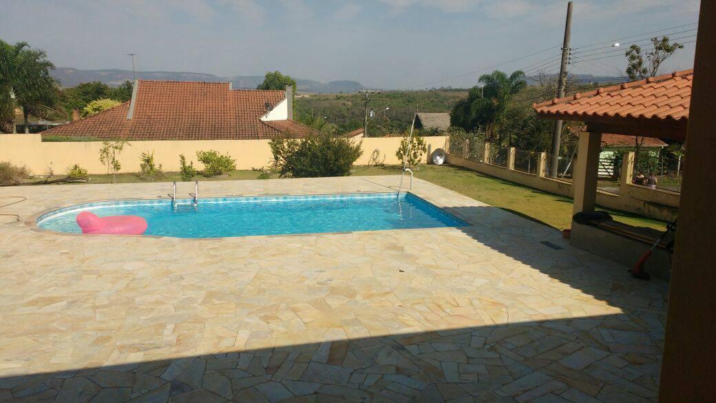 Casa de Condomínio à venda com 3 quartos, 450m² - Foto 1