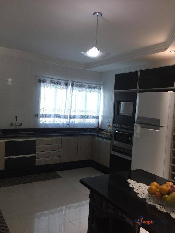 Casa de Condomínio à venda com 4 quartos, 227m² - Foto 14