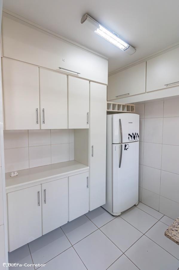 Apartamento para alugar com 2 quartos, 200m² - Foto 15