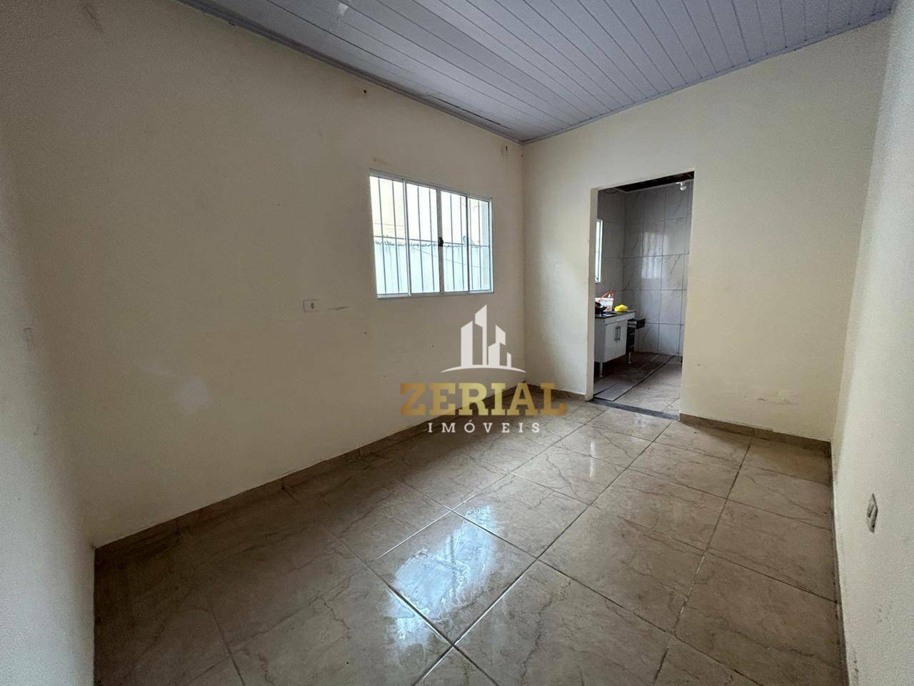 Casa à venda com 2 quartos, 100m² - Foto 1