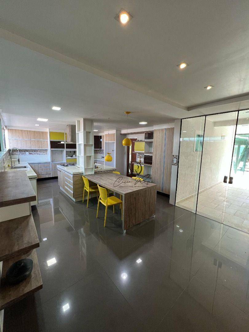 Casa para alugar com 4 quartos, 289m² - Foto 29