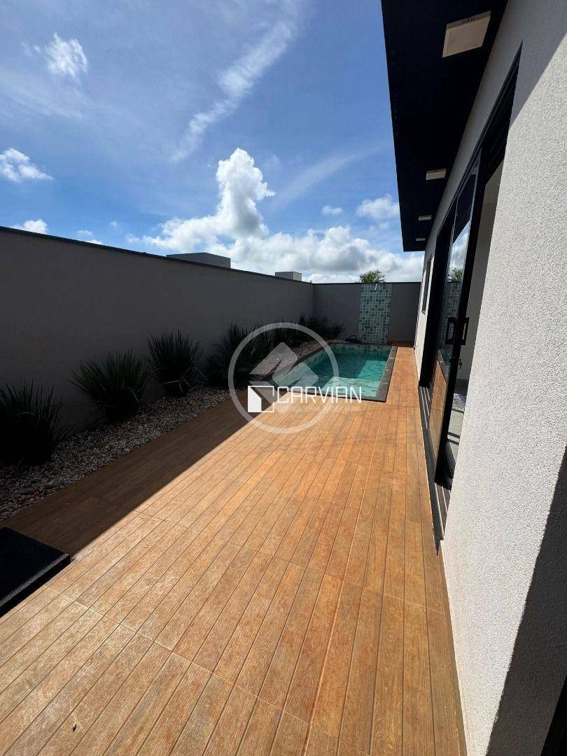 Casa de Condomínio à venda com 3 quartos, 198m² - Foto 2
