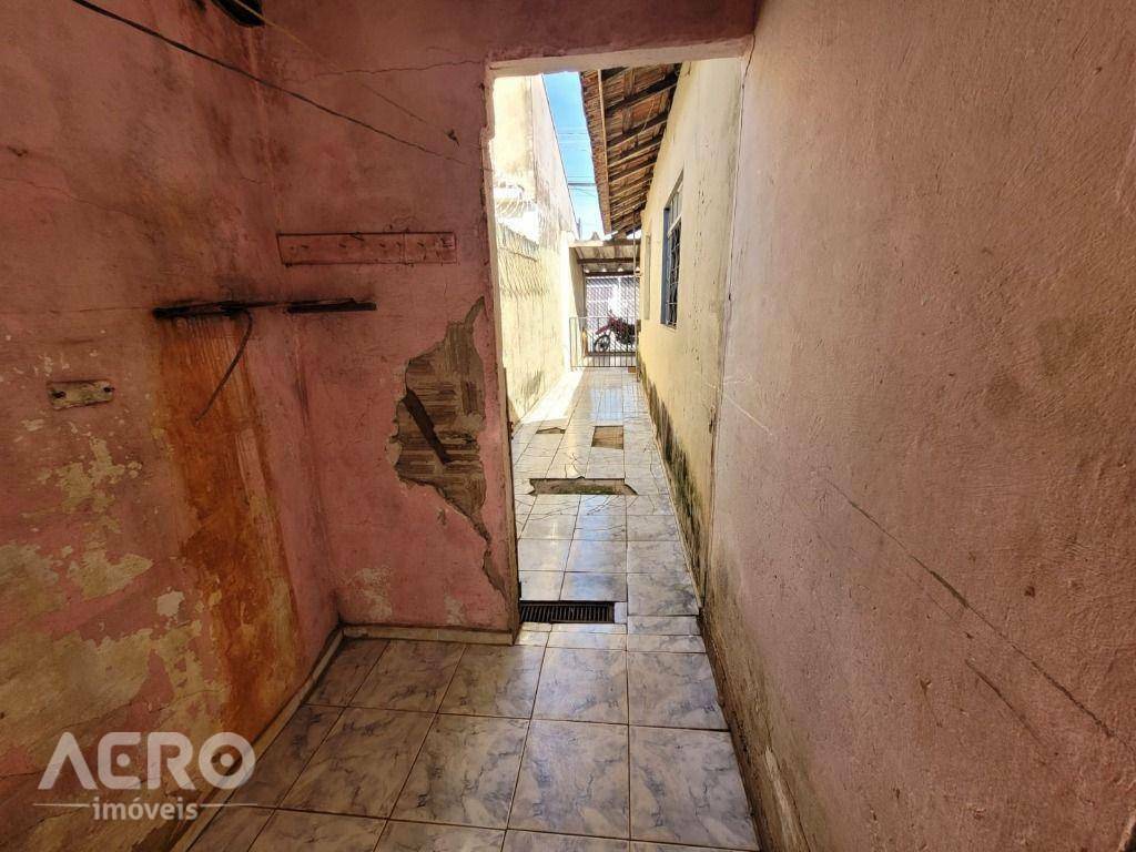 Casa à venda com 3 quartos, 203m² - Foto 4