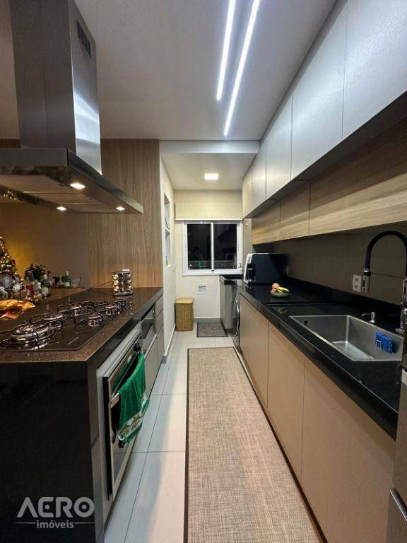 Apartamento à venda com 2 quartos, 69m² - Foto 5