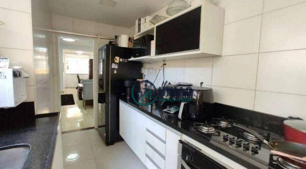 Apartamento à venda com 2 quartos, 80m² - Foto 2