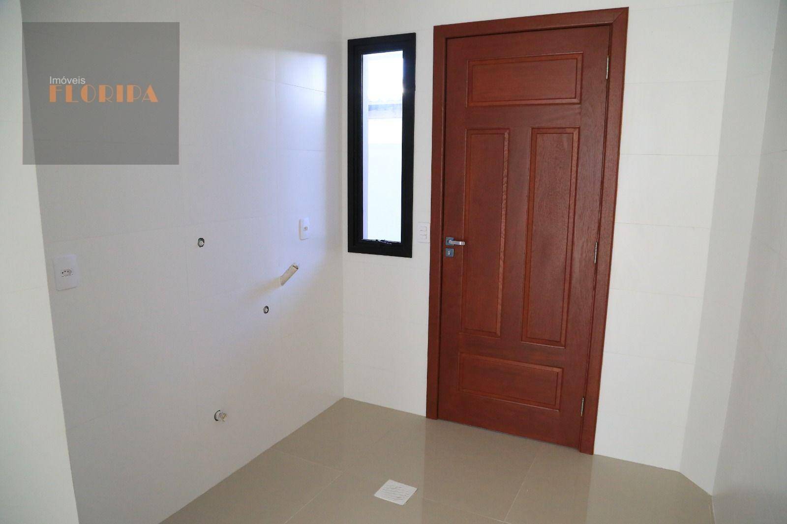 Casa à venda com 3 quartos, 123m² - Foto 2