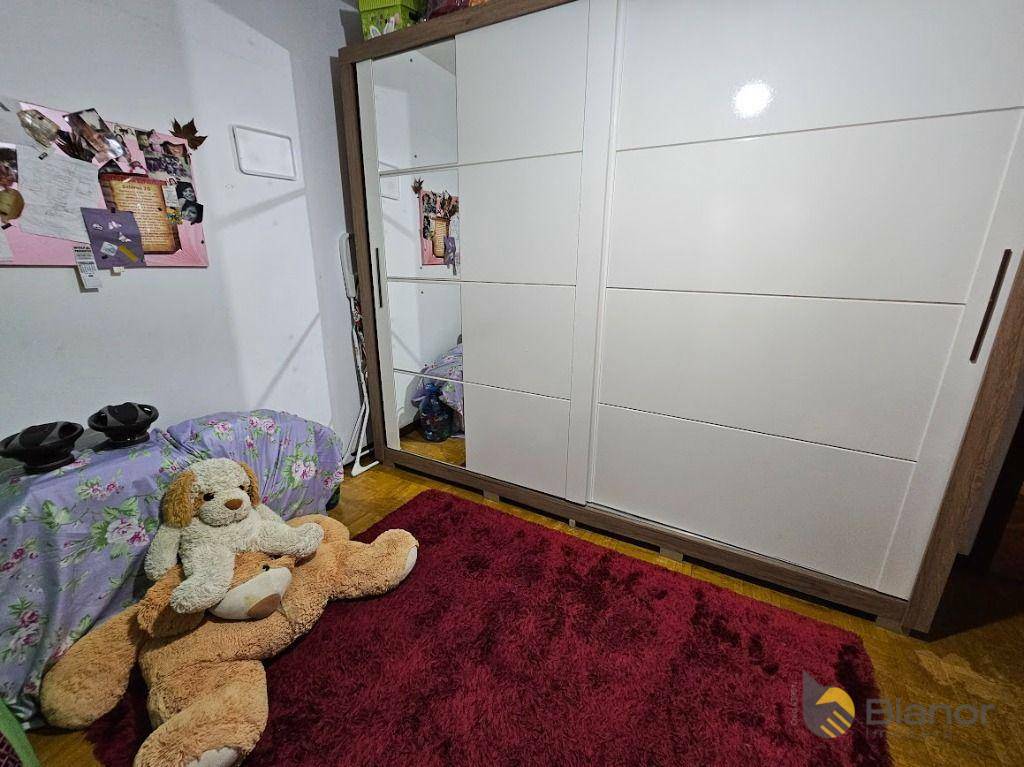 Casa à venda com 3 quartos, 200m² - Foto 12