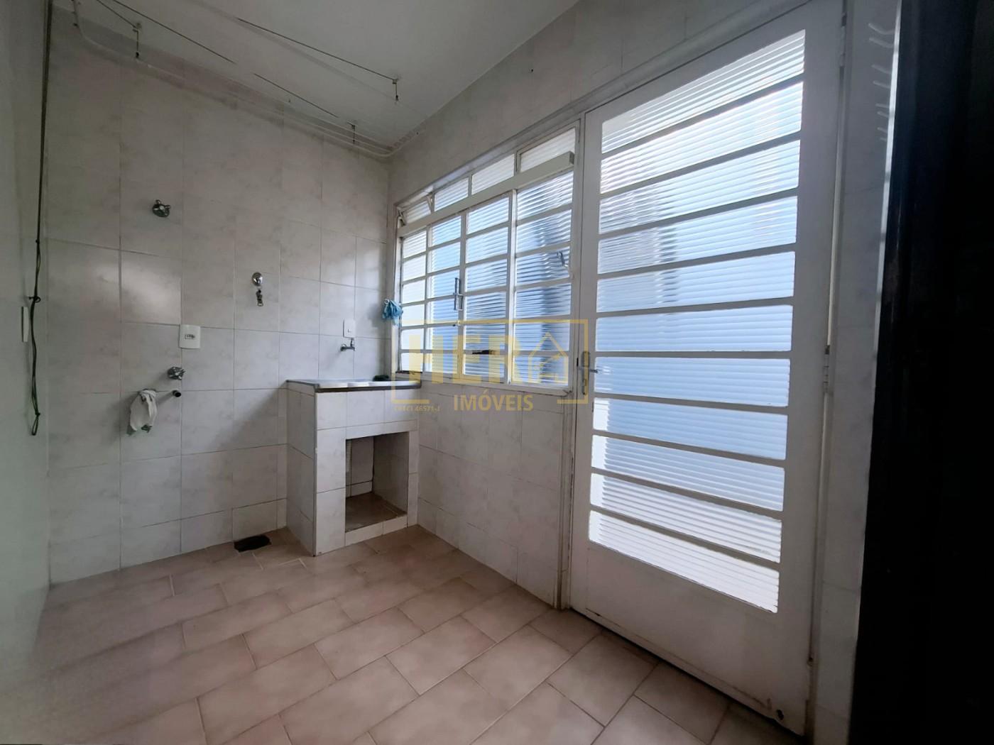 Casa à venda com 3 quartos, 202m² - Foto 31