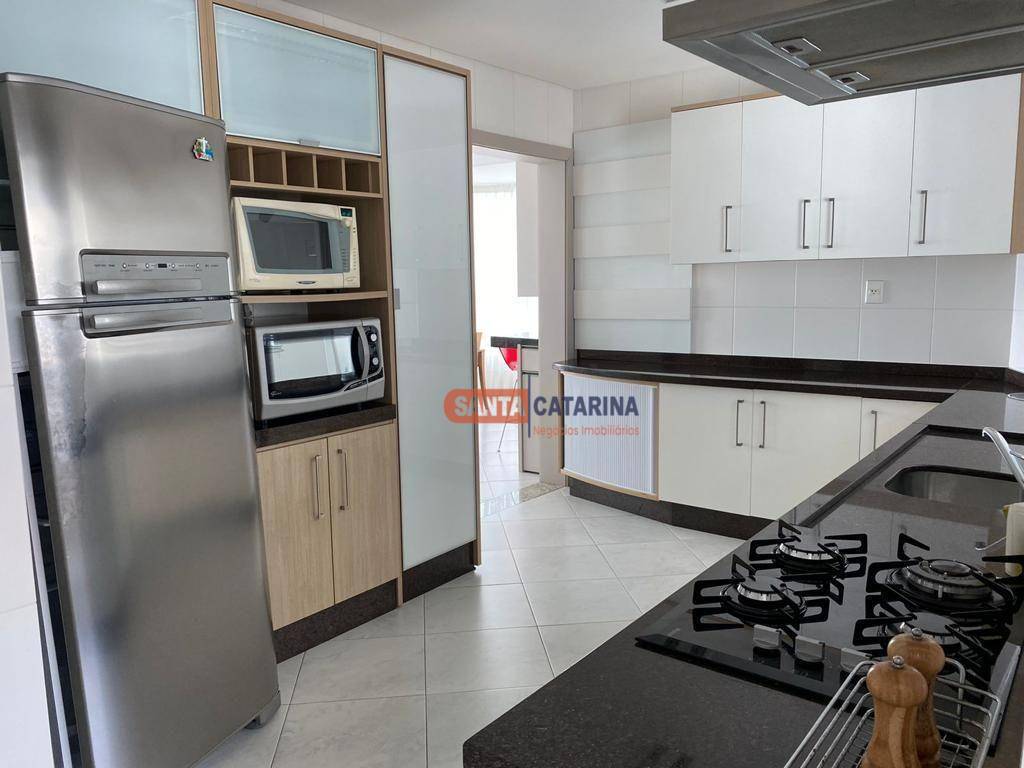 Apartamento à venda com 3 quartos, 161m² - Foto 8