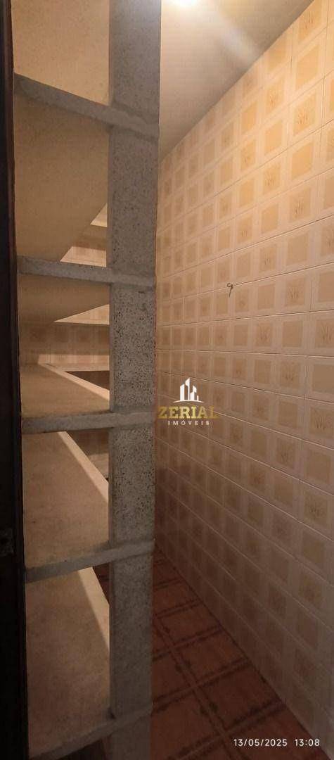 Casa para alugar com 4 quartos, 290m² - Foto 28