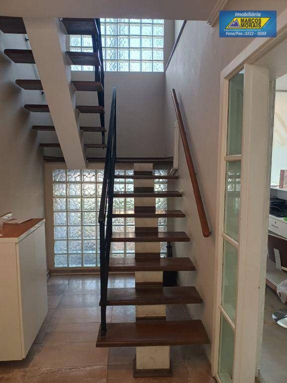 Casa para alugar com 5 quartos, 550m² - Foto 43
