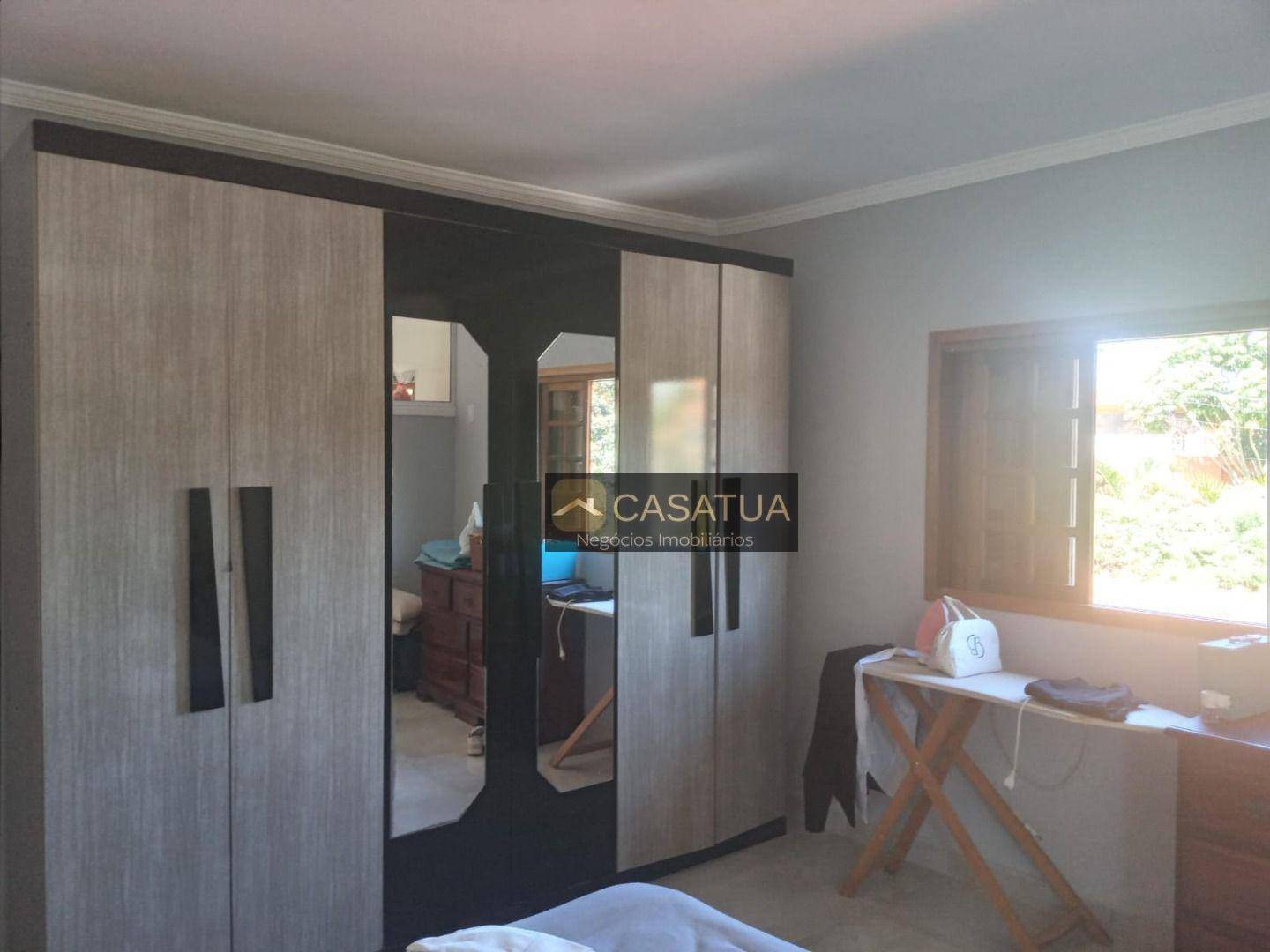 Casa à venda com 3 quartos, 214m² - Foto 17