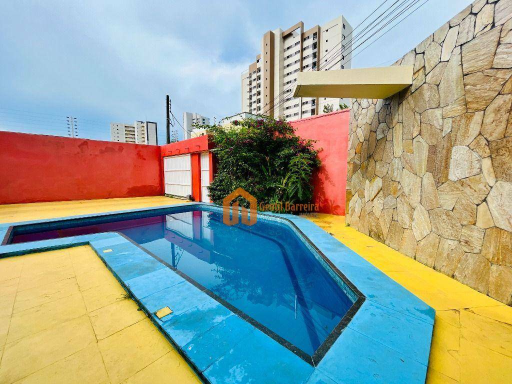 Casa de Condomínio à venda com 5 quartos, 236m² - Foto 5