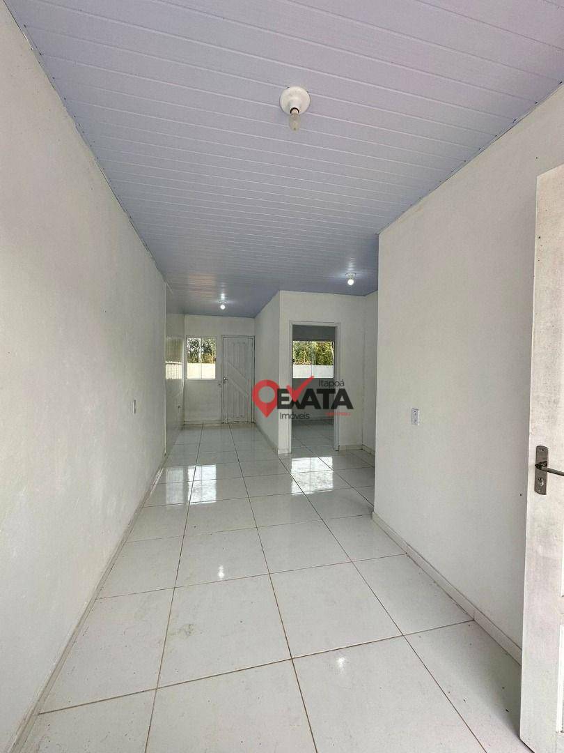 Casa à venda com 2 quartos, 40m² - Foto 8