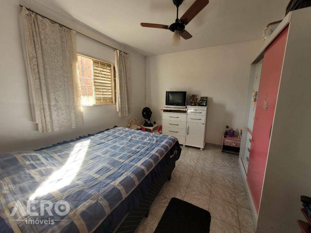 Casa à venda com 2 quartos, 156m² - Foto 18