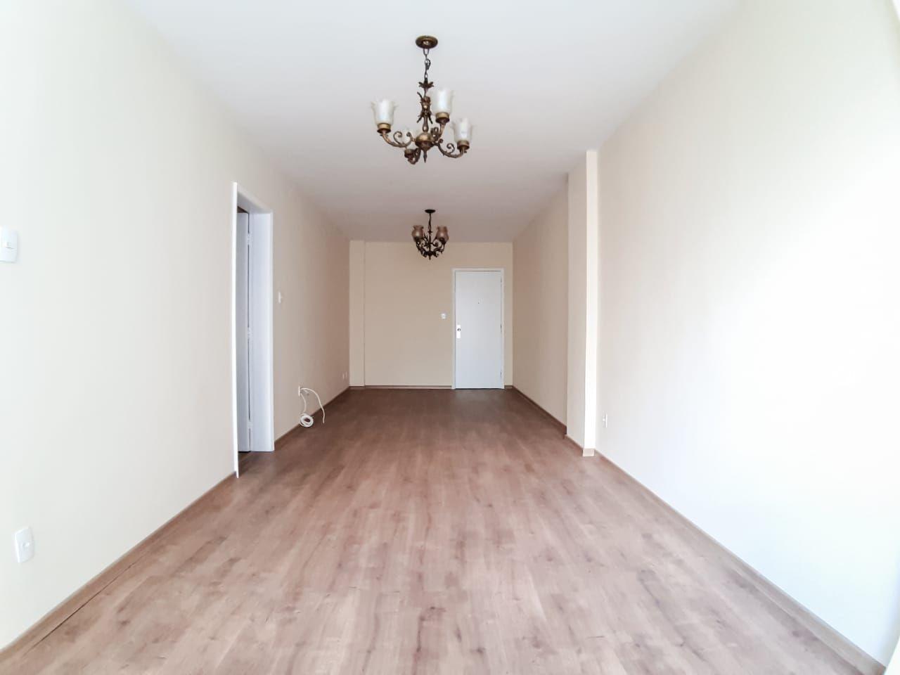 Apartamento à venda com 3 quartos, 122m² - Foto 2