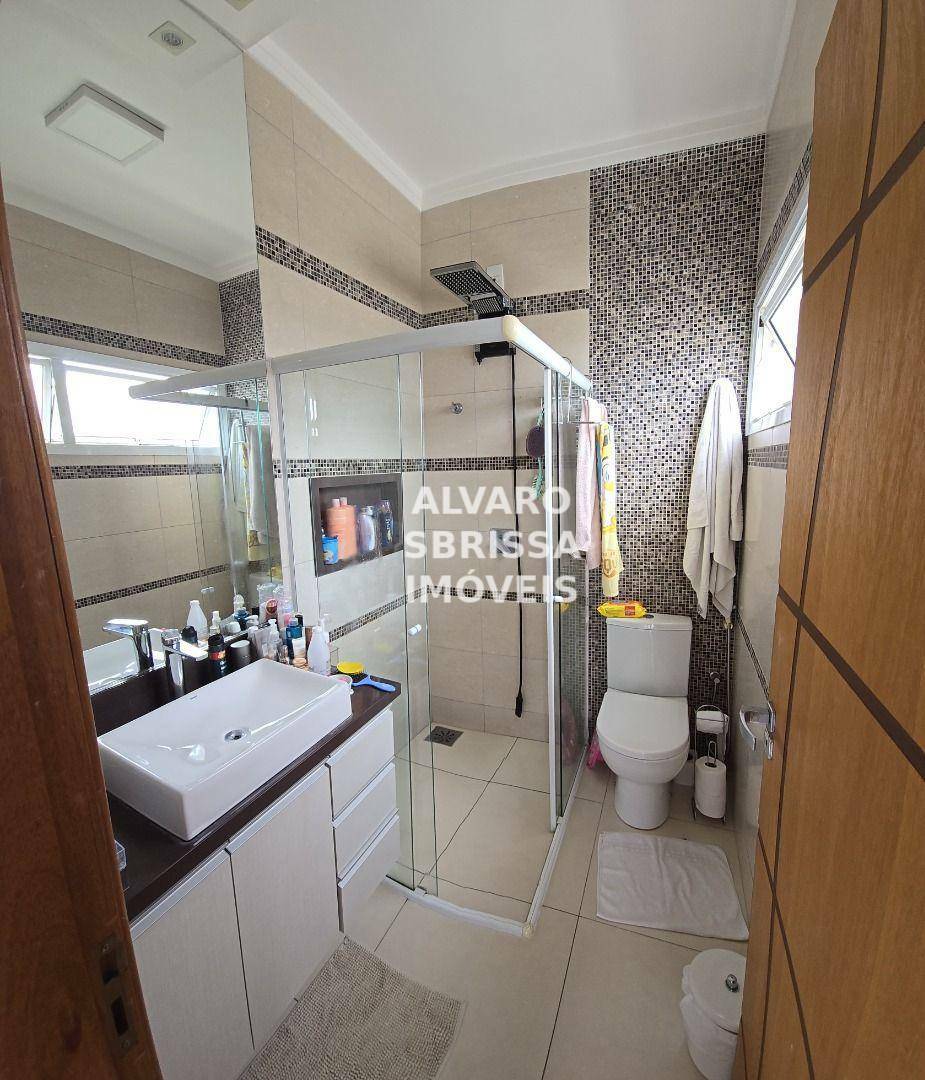 Casa de Condomínio à venda com 5 quartos, 235m² - Foto 36