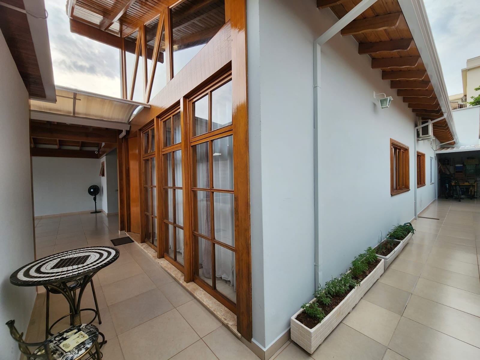 Casa, 3 quartos, 210 m² - Foto 1
