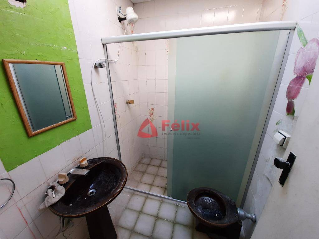 Casa à venda com 3 quartos, 300m² - Foto 25