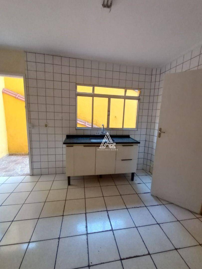 Casa para alugar com 1 quarto, 50m² - Foto 13