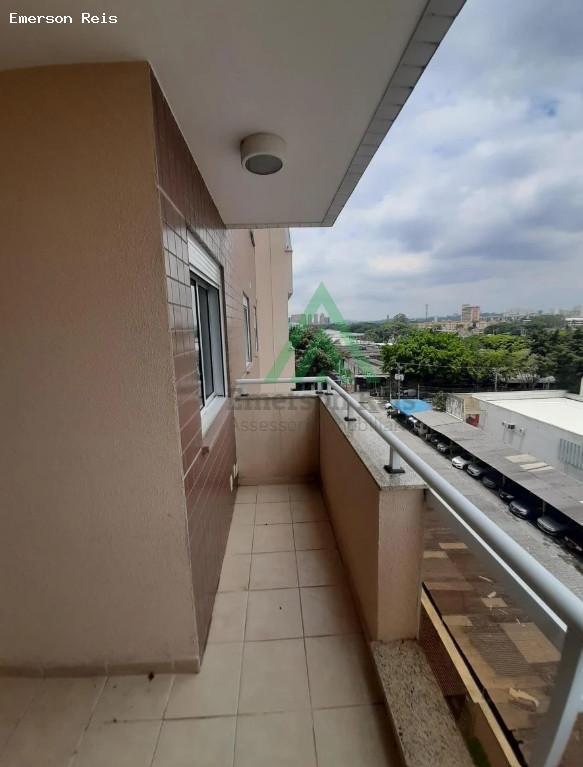 Apartamento à venda com 3 quartos, 72m² - Foto 2