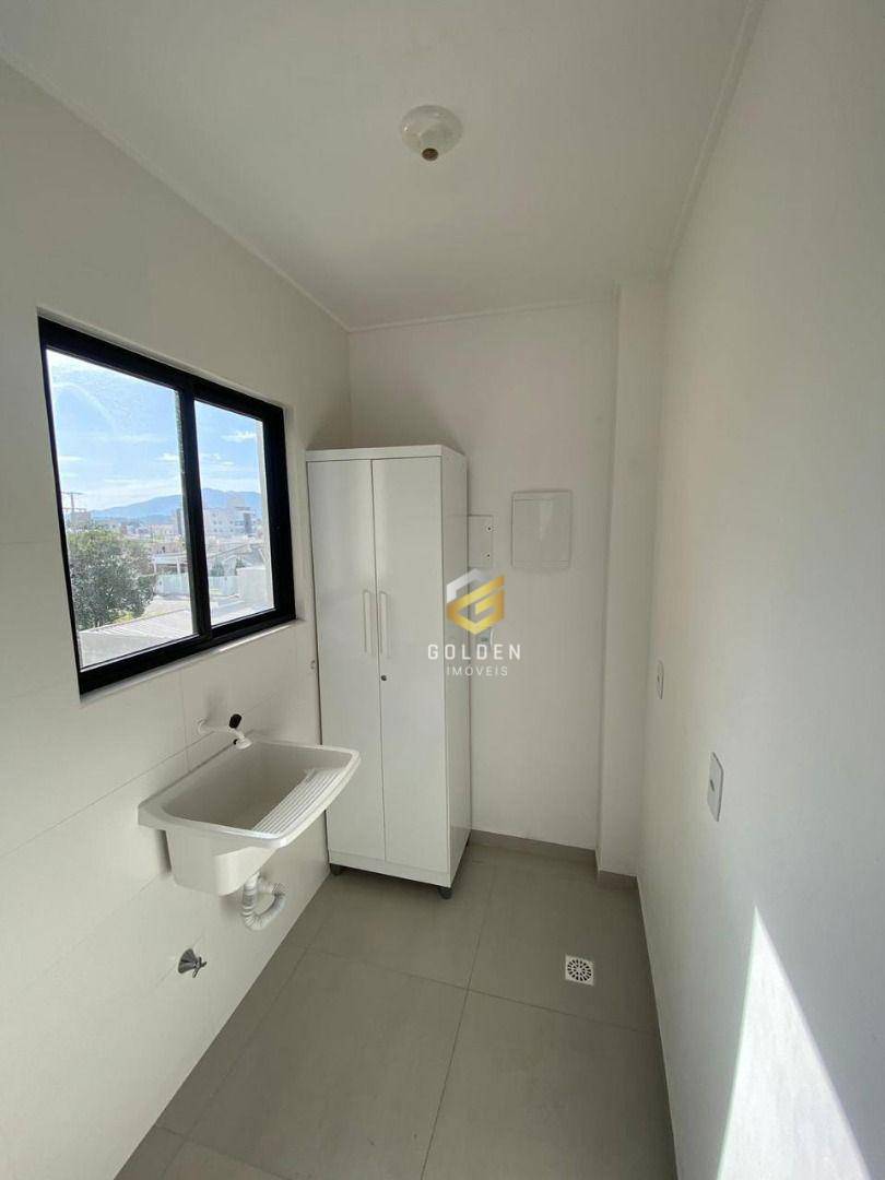 Apartamento à venda com 2 quartos, 65m² - Foto 2