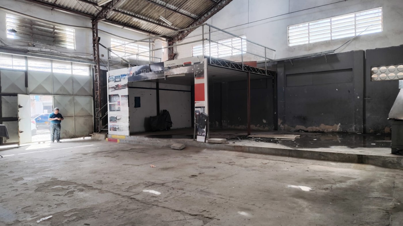 Depósito-Galpão-Armazém para alugar com 1 quarto, 320m² - Foto 1
