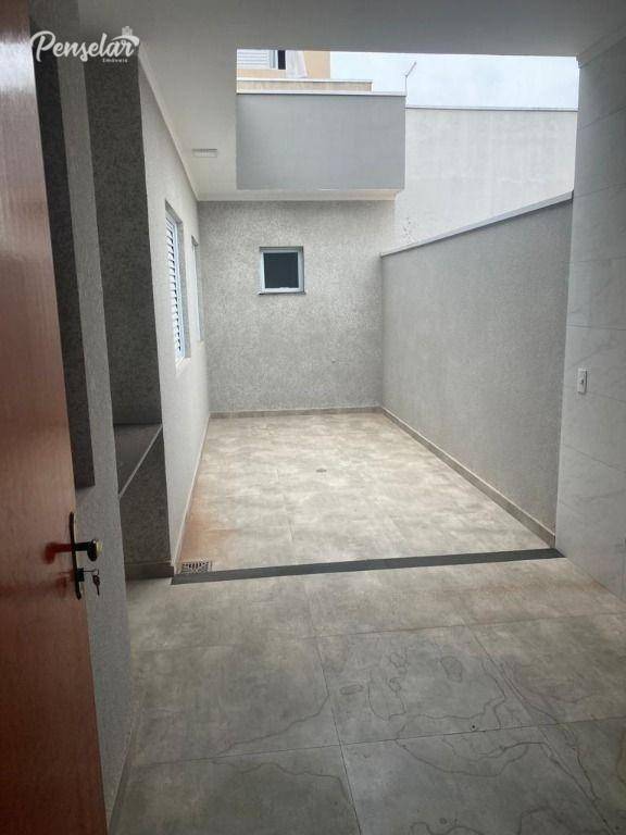 Casa à venda com 3 quartos, 130m² - Foto 2