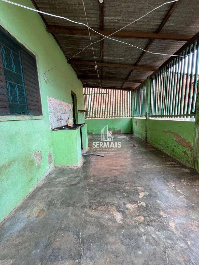 Casa à venda com 2 quartos, 250m² - Foto 18