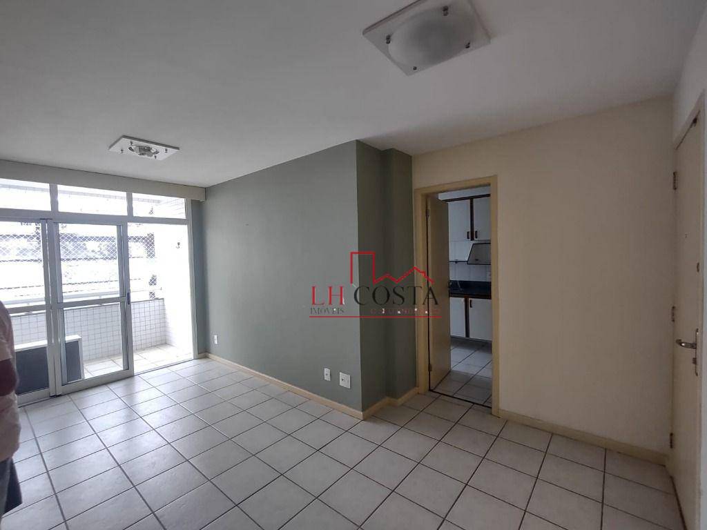 Apartamento à venda com 2 quartos, 65m² - Foto 3