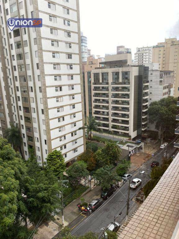 Apartamento à venda com 4 quartos, 196m² - Foto 6