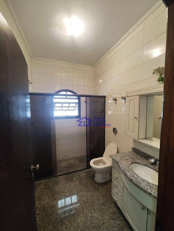 Casa à venda e aluguel com 3 quartos, 148m² - Foto 9
