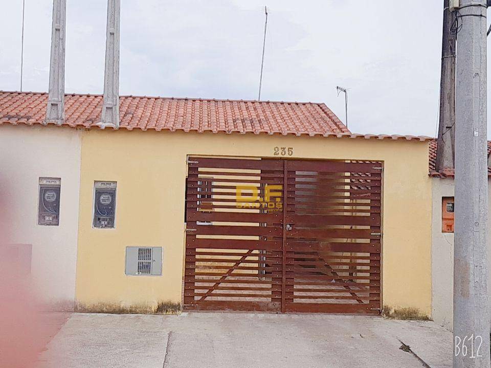 Casa à venda com 2 quartos, 73m² - Foto 1