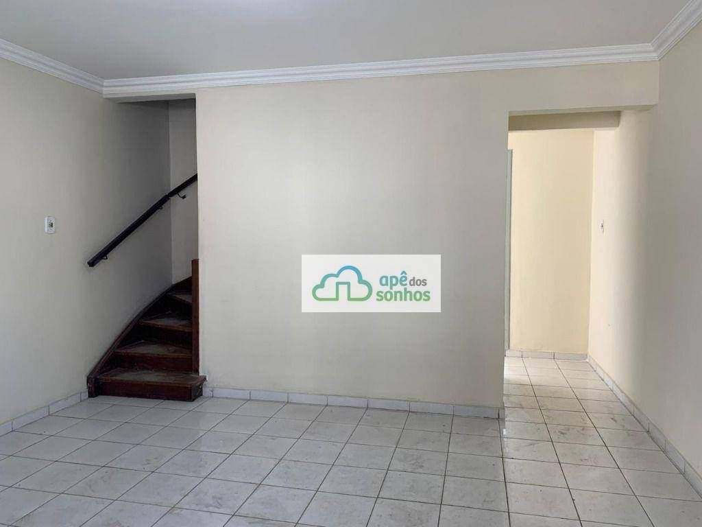 Casa para alugar com 2 quartos, 104m² - Foto 1