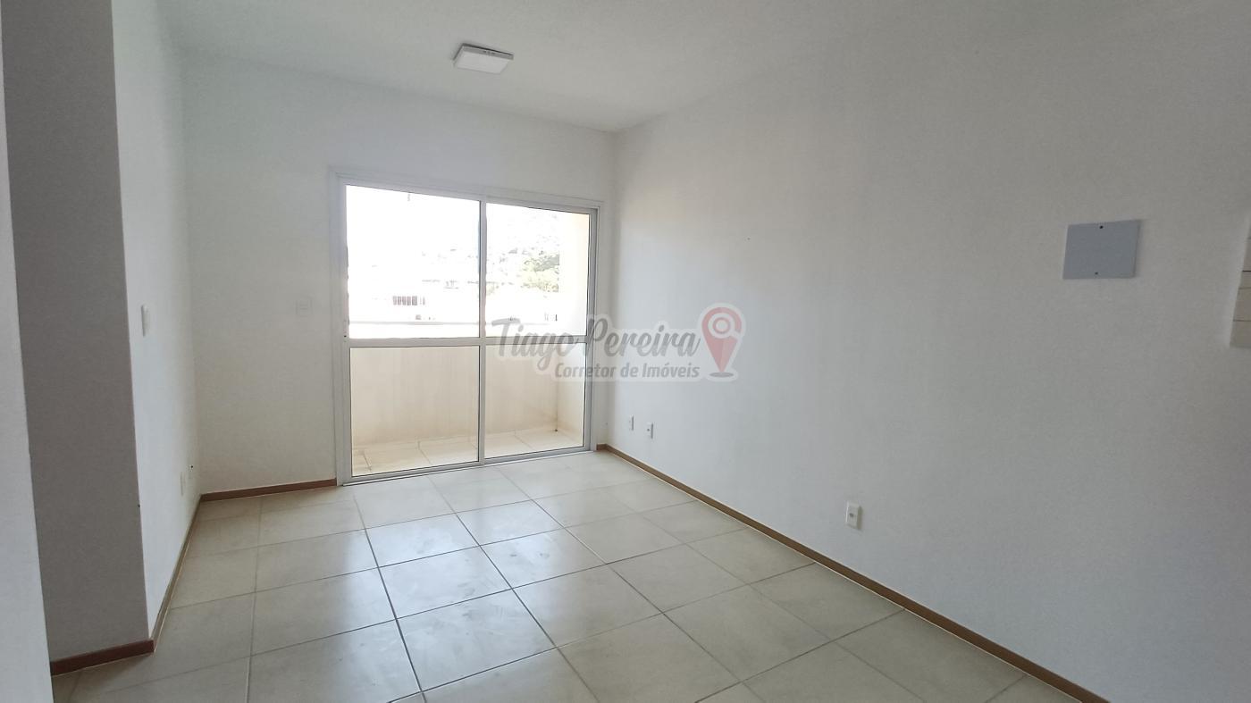 Apartamento à venda com 2 quartos, 65m² - Foto 2