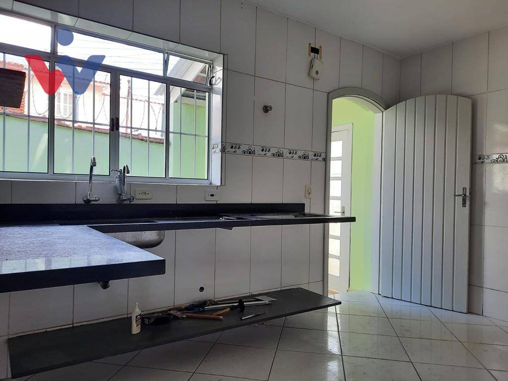 Casa à venda com 4 quartos, 190m² - Foto 14