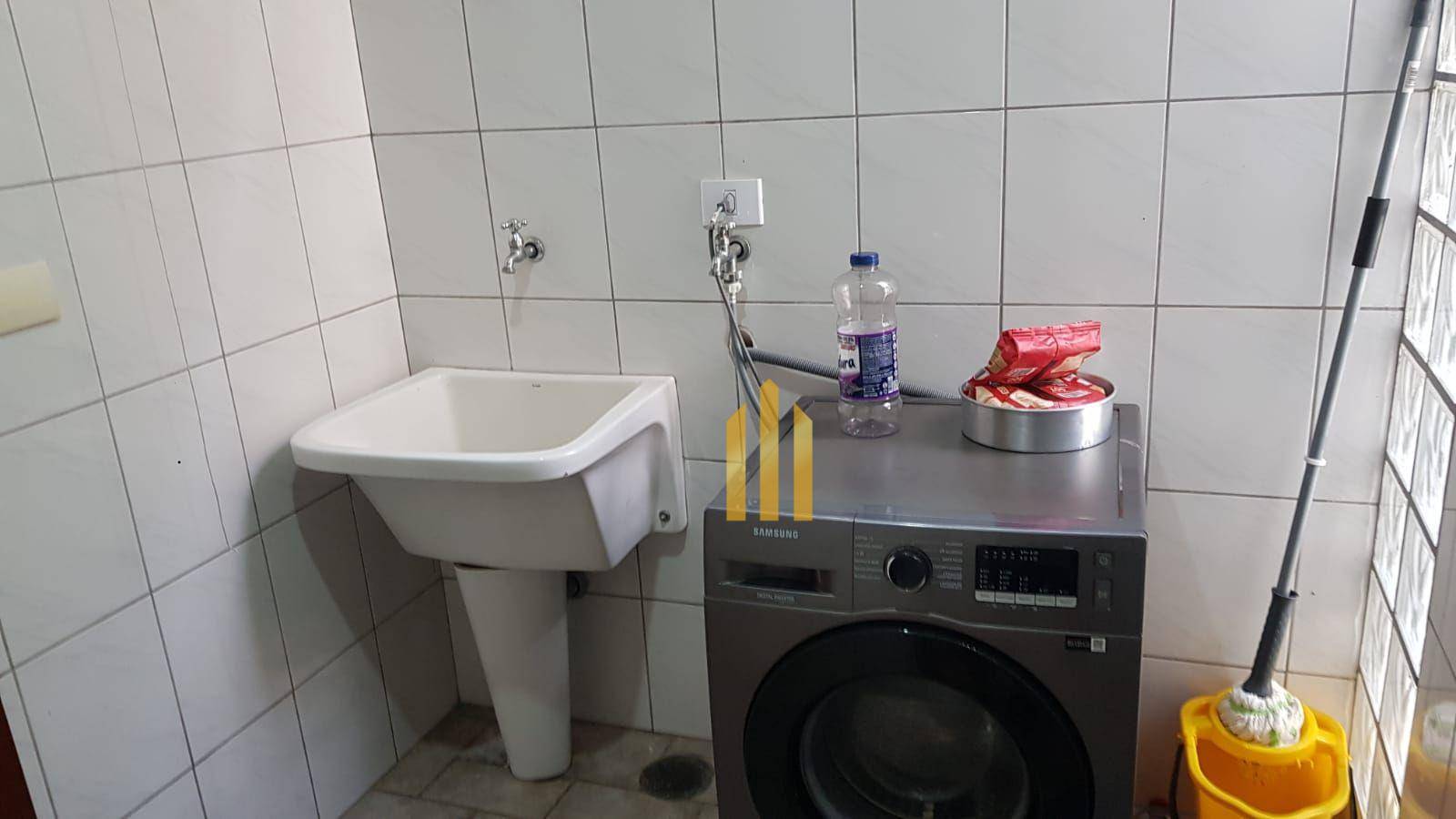 Sobrado à venda com 3 quartos, 200m² - Foto 18